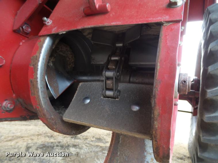 image for item DB1908 1992 Case IH 1680 Axial-Flow combine and head