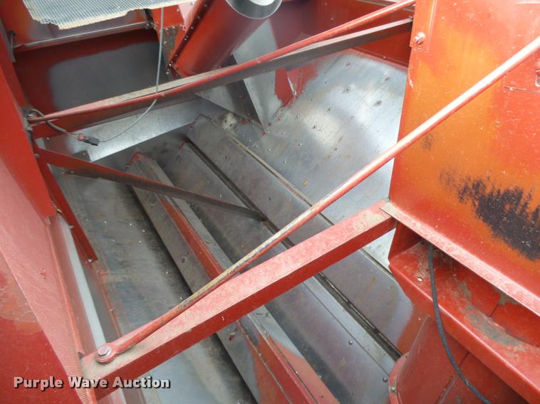 image for item DB1908 1992 Case IH 1680 Axial-Flow combine and head