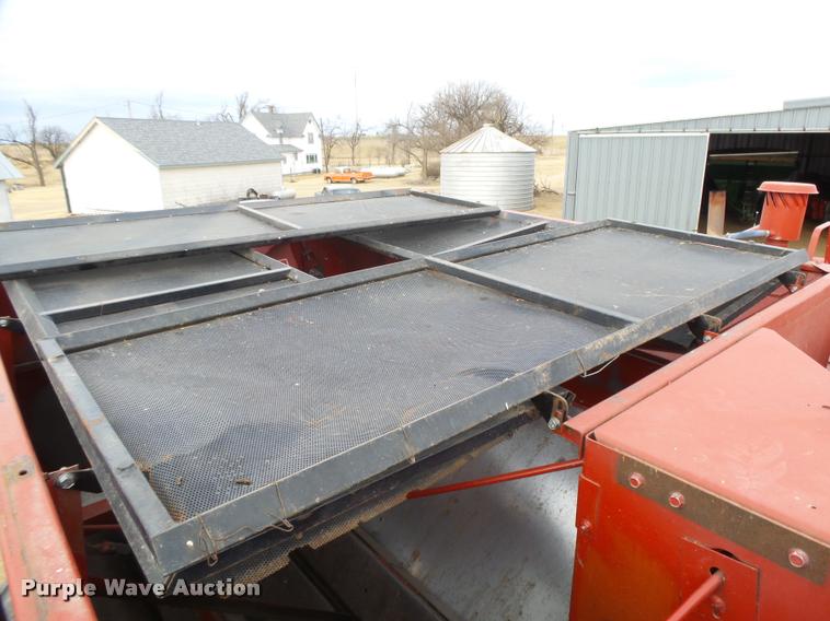 image for item DB1908 1992 Case IH 1680 Axial-Flow combine and head