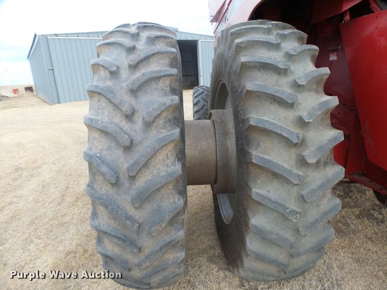 image for item DB1908 1992 Case IH 1680 Axial-Flow combine and head