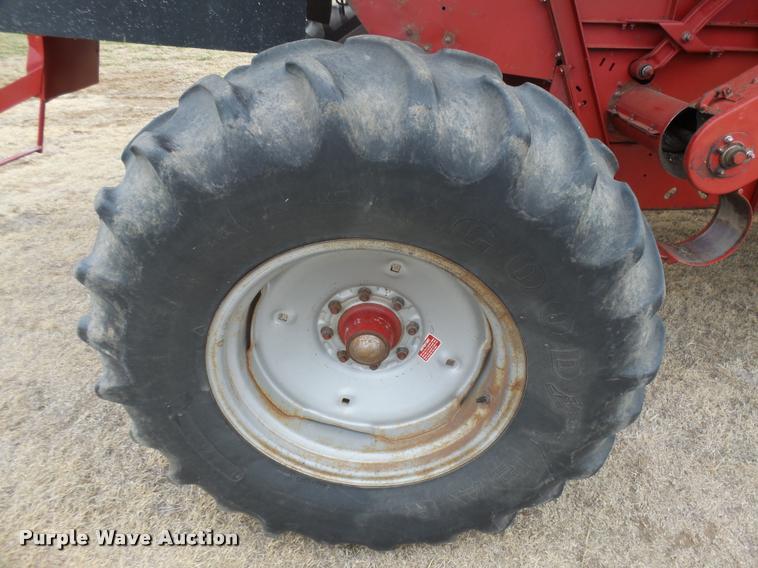 image for item DB1908 1992 Case IH 1680 Axial-Flow combine and head
