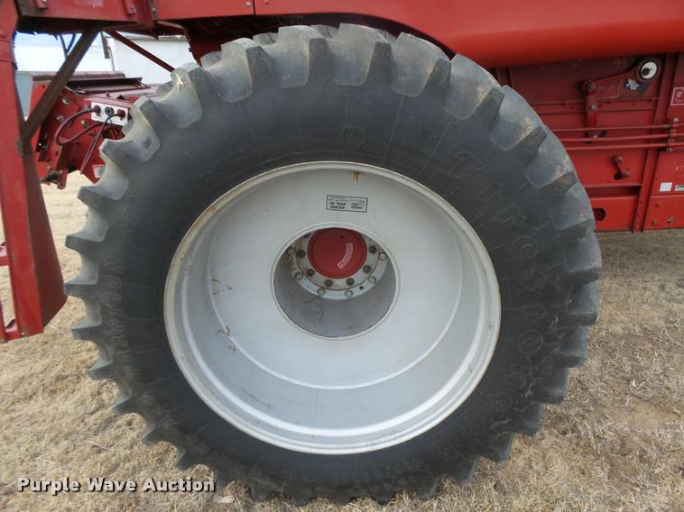 image for item DB1908 1992 Case IH 1680 Axial-Flow combine and head