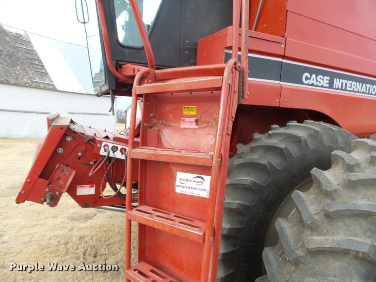 image for item DB1908 1992 Case IH 1680 Axial-Flow combine and head
