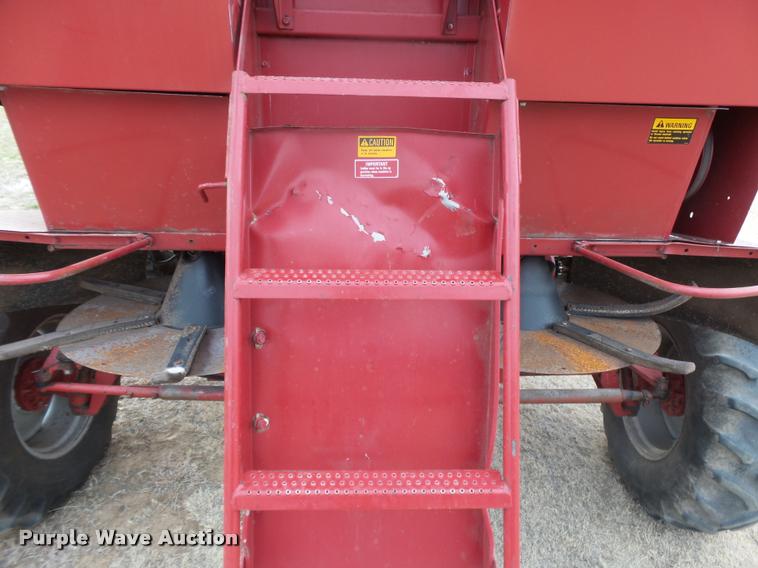 image for item DB1908 1992 Case IH 1680 Axial-Flow combine and head