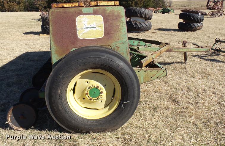 image for item DB2385 John Deere 8000 grain drill