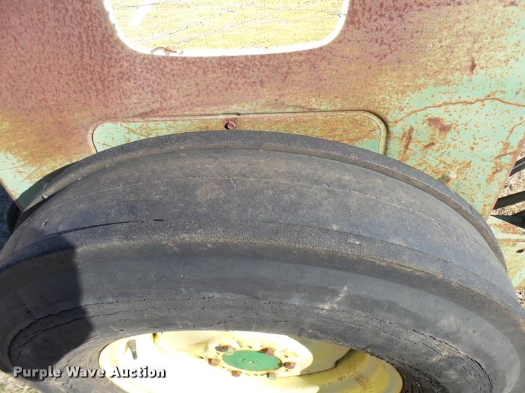 image for item DB2385 John Deere 8000 grain drill