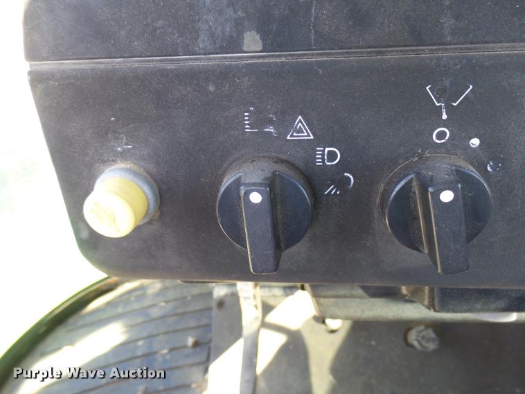 image for item DB2410 1991 John Deere 8760 4WD tractor