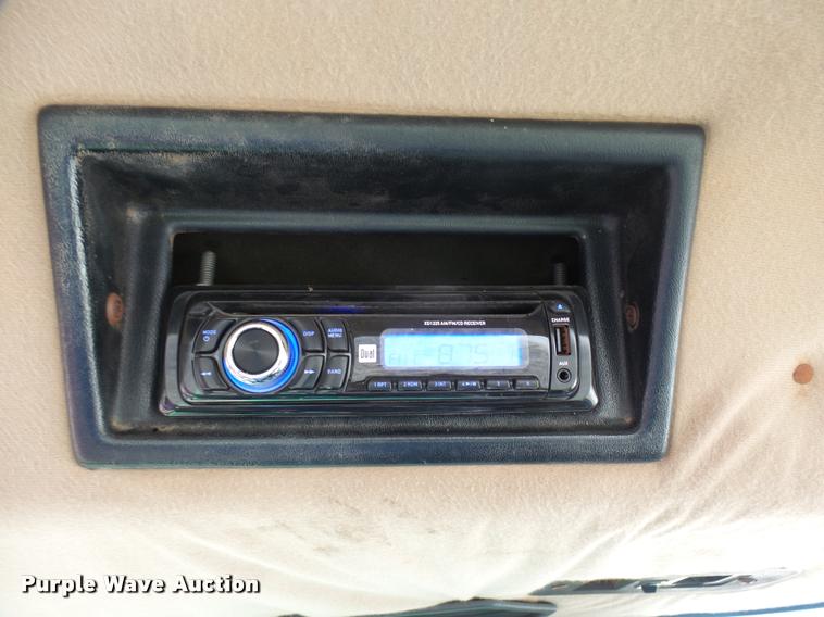 image for item DB2410 1991 John Deere 8760 4WD tractor