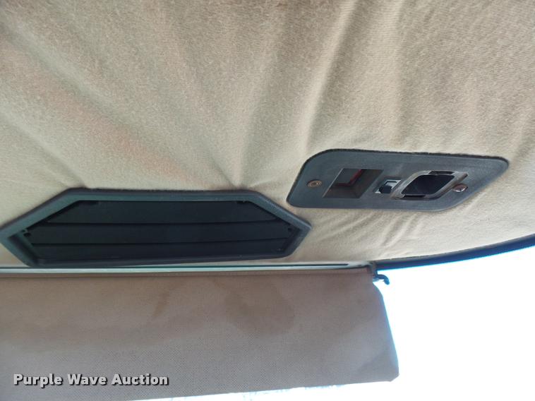 image for item DB2410 1991 John Deere 8760 4WD tractor