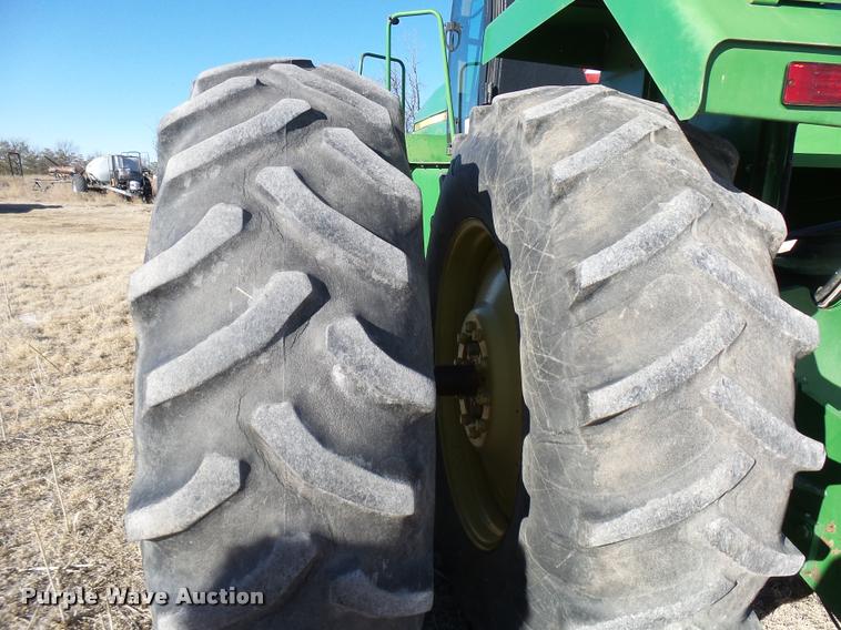 image for item DB2410 1991 John Deere 8760 4WD tractor