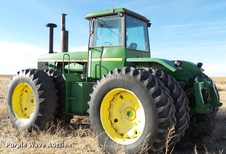 image for item DB2411 1981 John Deere 8640H 4WD tractor