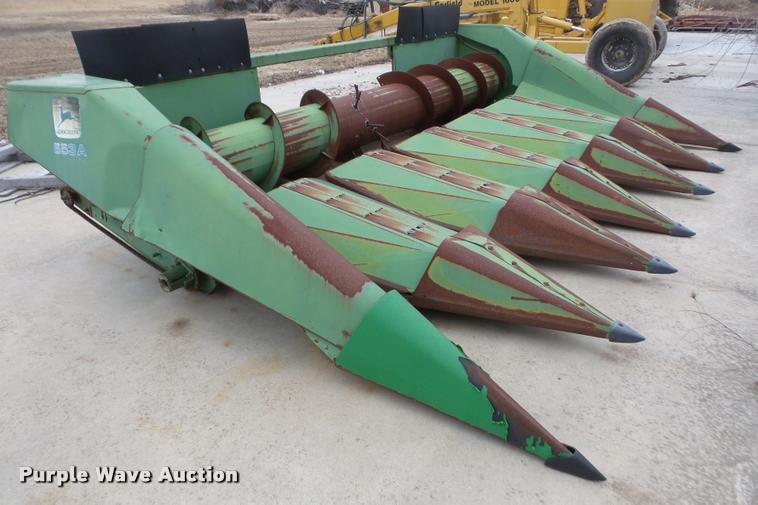 image for item DB2914 John Deere 653A row crop head