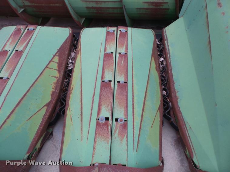 image for item DB2914 John Deere 653A row crop head