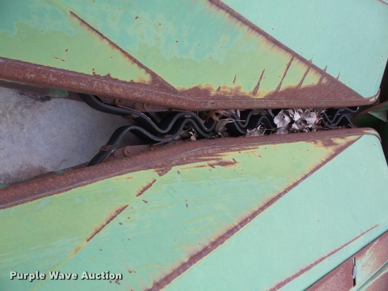 image for item DB2914 John Deere 653A row crop head