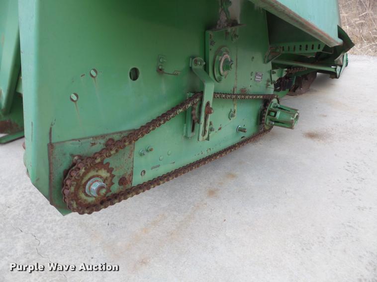 image for item DB2914 John Deere 653A row crop head