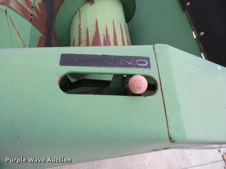 image for item DB2914 John Deere 653A row crop head