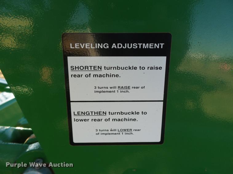 image for item DB4674 2015 John Deere 2410 chisel plow