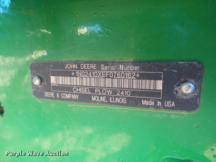 image for item DB4674 2015 John Deere 2410 chisel plow