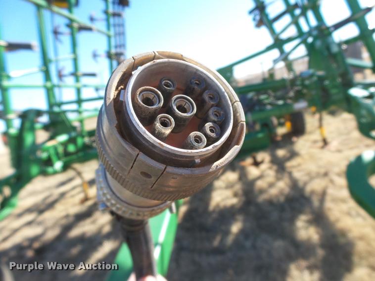 image for item DB4675 2012 John Deere 2410 chisel plow