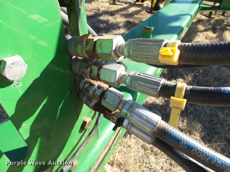 image for item DB4675 2012 John Deere 2410 chisel plow