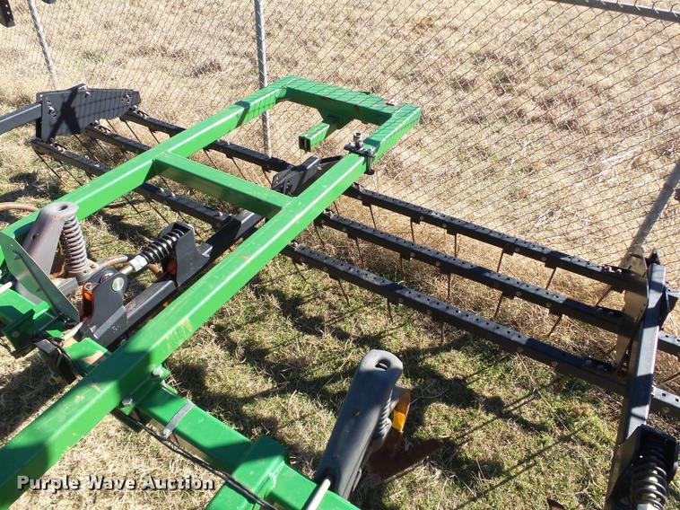 image for item DB4675 2012 John Deere 2410 chisel plow