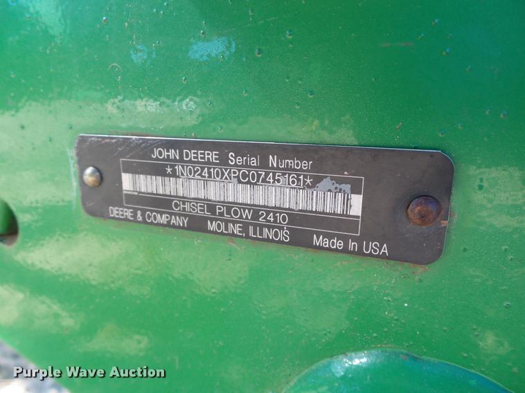 image for item DB4675 2012 John Deere 2410 chisel plow
