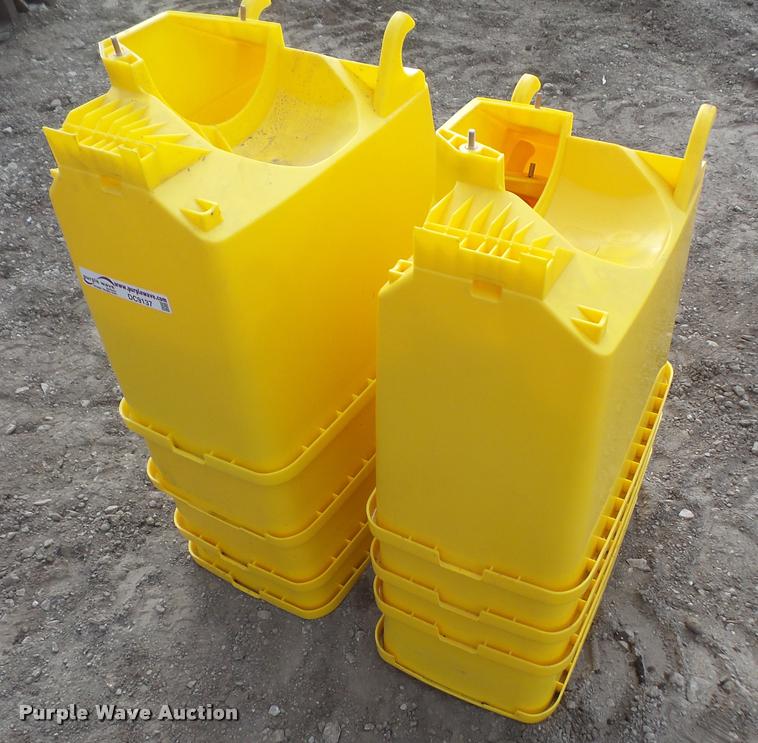 image for item DC9137 (8) John Deere planter boxes