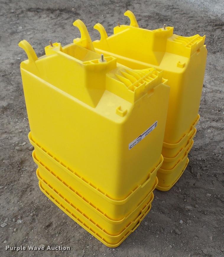 image for item DC9137 (8) John Deere planter boxes