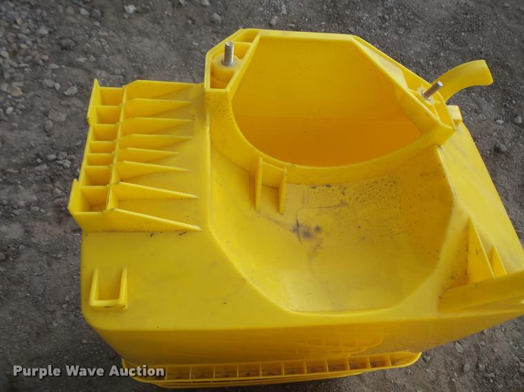 image for item DC9137 (8) John Deere planter boxes