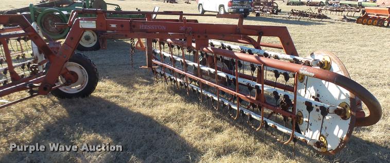 image for item DG9560 Hesston 3900 hay rake