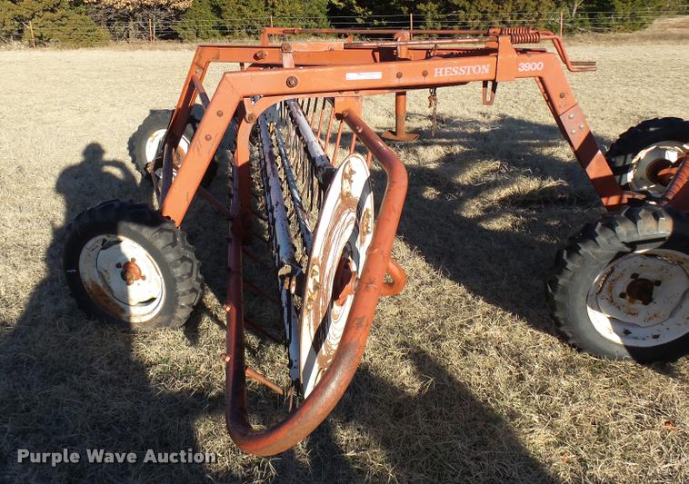 image for item DG9560 Hesston 3900 hay rake