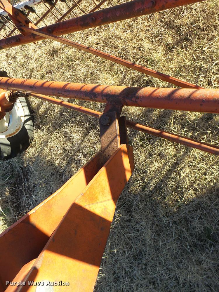 image for item DG9560 Hesston 3900 hay rake