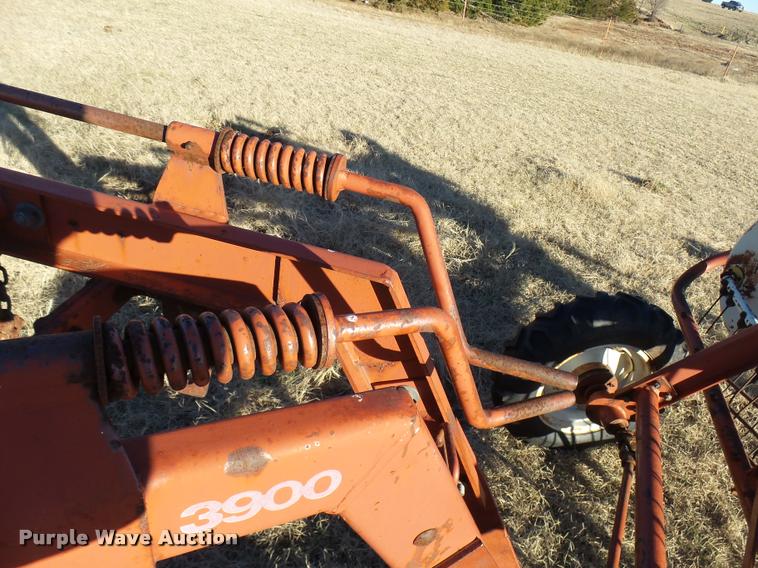 image for item DG9560 Hesston 3900 hay rake