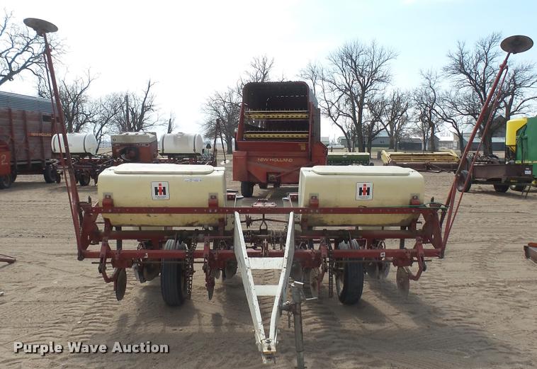 image for item DQ9802 International 56 planter