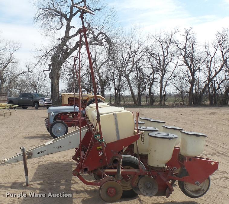 image for item DQ9802 International 56 planter