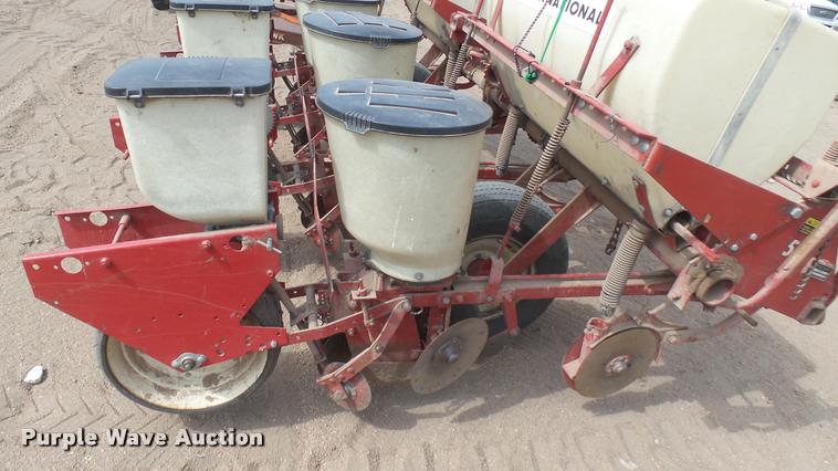 image for item DQ9802 International 56 planter
