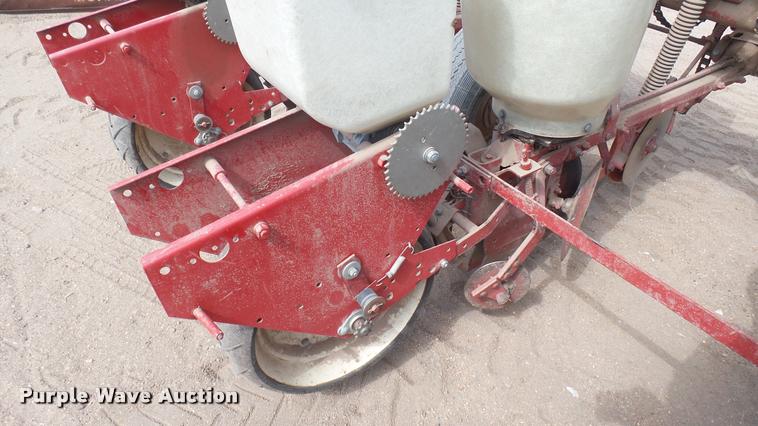 image for item DQ9802 International 56 planter