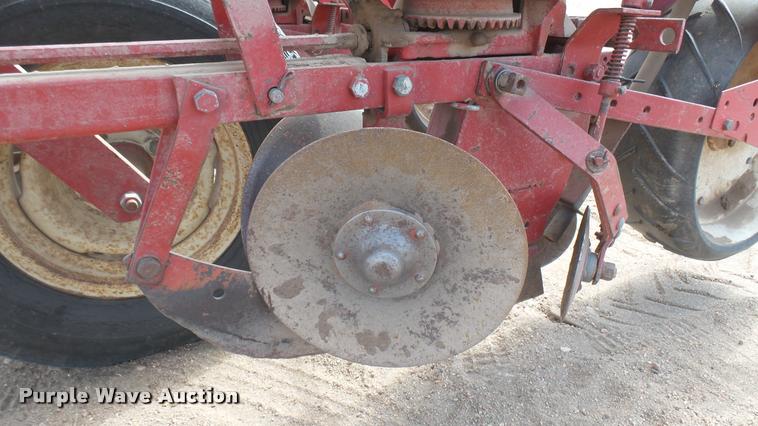 image for item DQ9802 International 56 planter