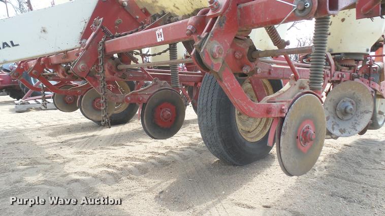 image for item DQ9802 International 56 planter