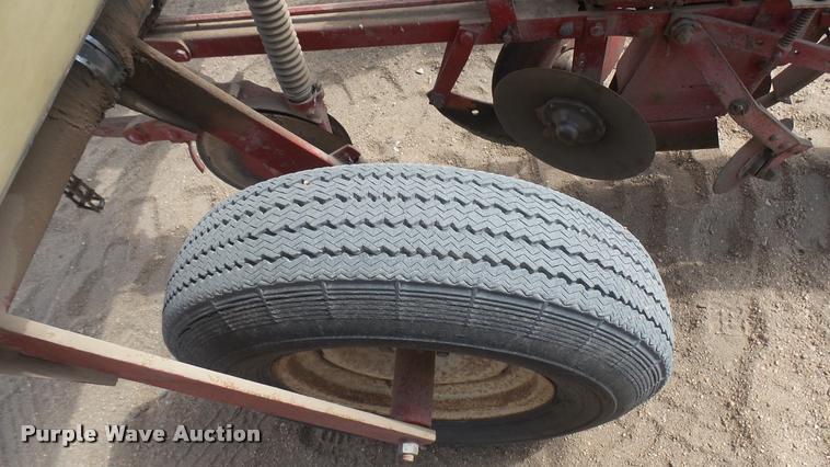 image for item DQ9802 International 56 planter