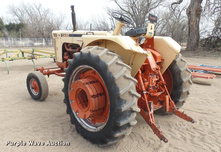 image for item DQ9807 Case 730 tractor
