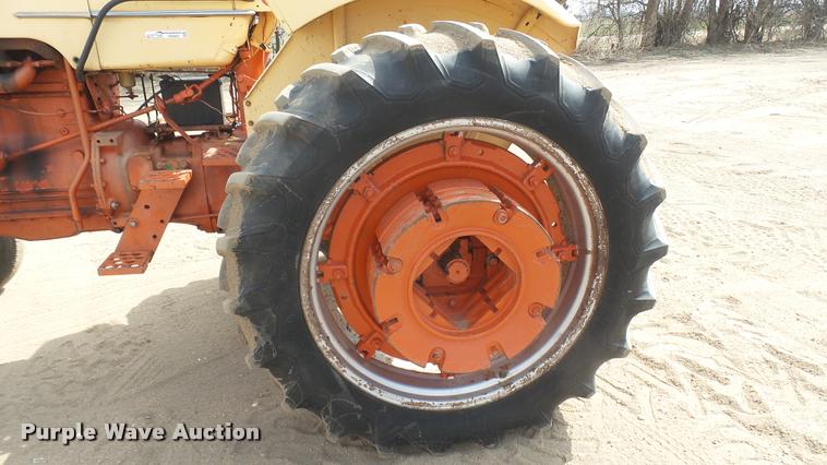 image for item DQ9807 Case 730 tractor