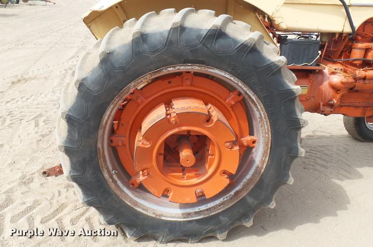 image for item DQ9807 Case 730 tractor