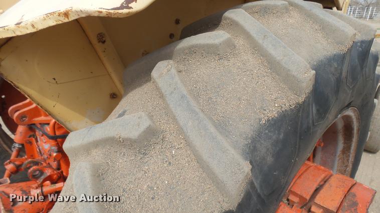 image for item DQ9807 Case 730 tractor