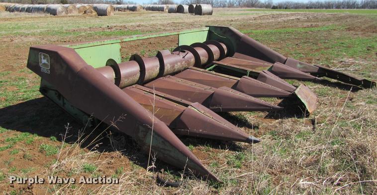 image for item DT9645 John Deere 653 row crop head