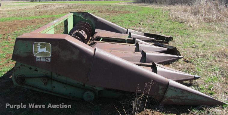 image for item DT9645 John Deere 653 row crop head