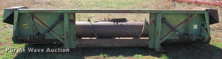 image for item DT9645 John Deere 653 row crop head