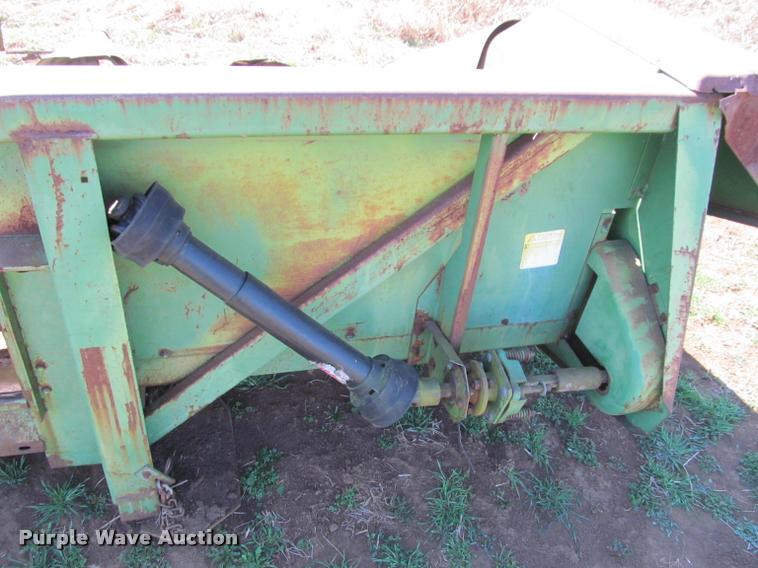image for item DT9645 John Deere 653 row crop head