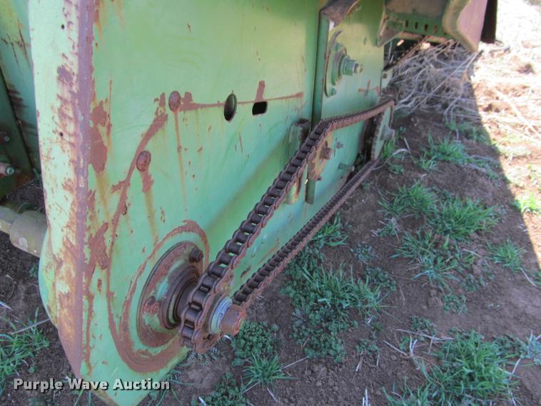 image for item DT9645 John Deere 653 row crop head