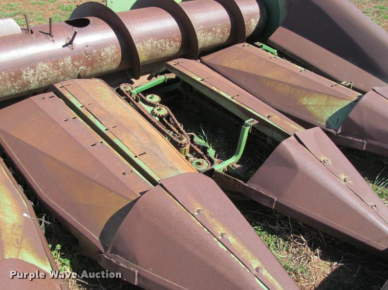 image for item DT9645 John Deere 653 row crop head
